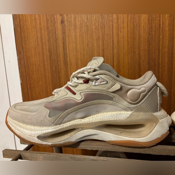 LI-NING Beige Exceed Infinity Sneakers - Picture 2 of 7